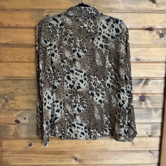 Chico's Leopard Print Silk Blouse Size 2 (large) - Picture 4 of 11